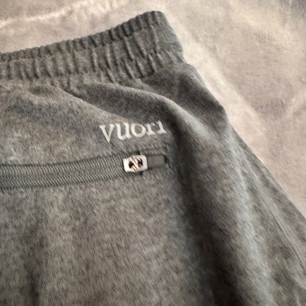 Vuori Sunday Joggers - Size L - Grey - Picture 5 of 6